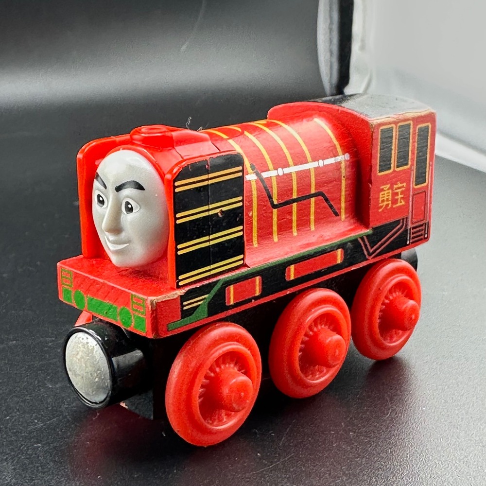 Thomas & Friends Wood Yong Bao Wooden Railway Engine Mattel Red Train 2012